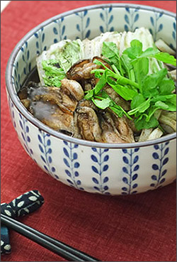 牡蠣と白菜の黒ゴマあんかけうどん